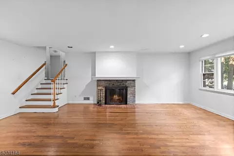 721 Shackamaxon Dr, Westfield, NJ 07090