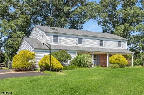 42 Bunker Dr, Montgomery, NJ 08502