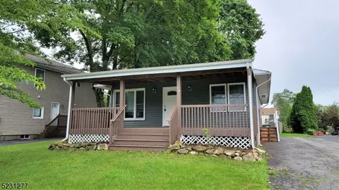 28 Arlington Ave, Mount Arlington, NJ 07856