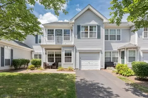 18 Stillwell Ct, Bridgewater, NJ 08807