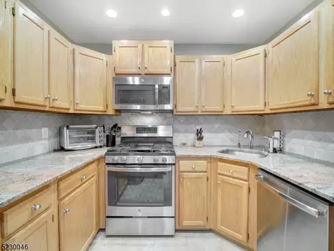 3512 Appleton Way, Whippany, NJ 07981