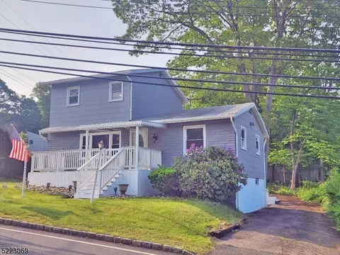 320 Durban Ave, Hopatcong, NJ 07843