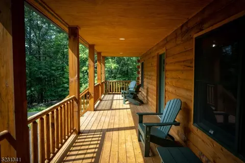 107 Tomahawk Ter, Montague, NJ 07827