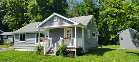 19 Snook St, Branchville, NJ 07826