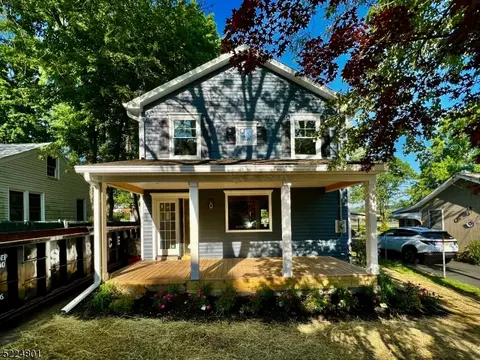 8 Outlook Ave, Mount Olive, NJ 07828