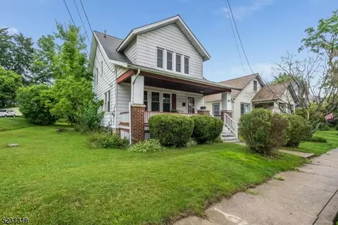 84 W Warren St, Washington, NJ 07882