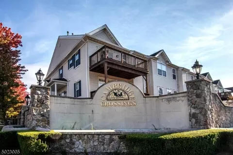 4210 Harcourt Rd #4210, Clifton, NJ 07013