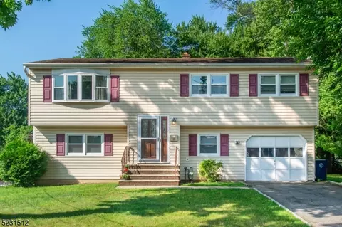29 King St, Clark, NJ 07066