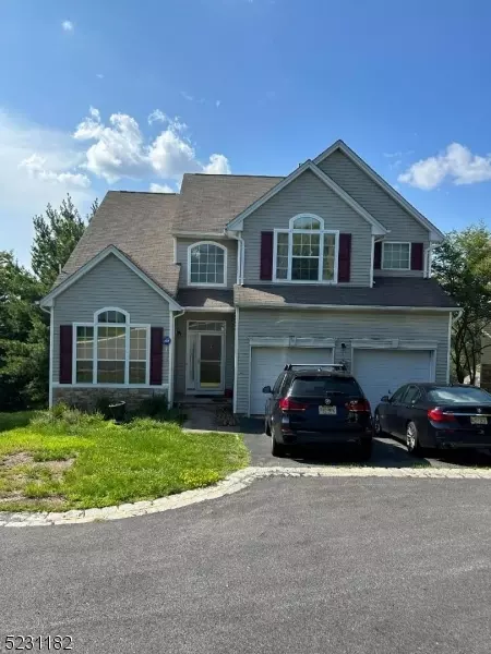 233 Winding Hill Dr, Hackettstown, NJ 07840