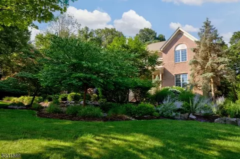 68 Murray Dr, Hillsborough, NJ 08844