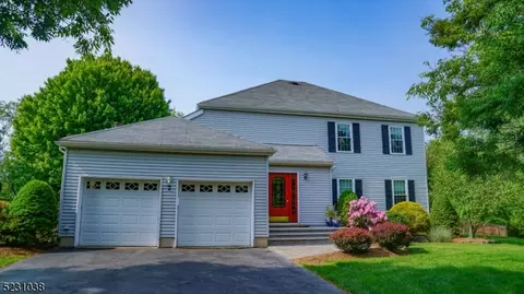 7 Angus Rd, Flemington, NJ 08822