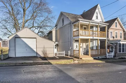 11 John St, Phillipsburg, NJ 08865
