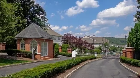 414 Cambridge Dr #414, Butler, NJ 07405
