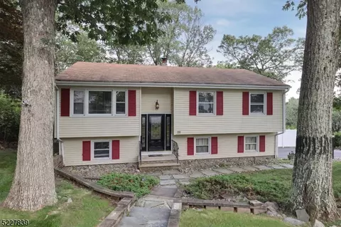 119 Marne Rd, Hopatcong, NJ 07843