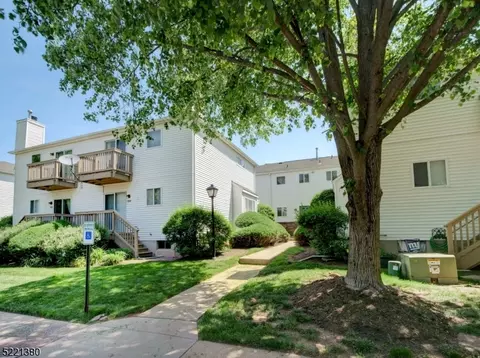 712 Reed Ct, Flemington, NJ 08822