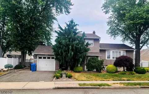 67 Blackstone Rd, Woodbridge Twp, NJ 07064