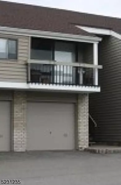 26 The Cres, Clinton, NJ 08809