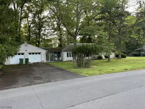 64 Richard Rd, Edison, NJ 08820