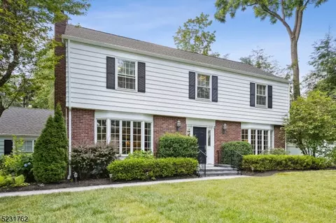 21 Old Glen Rd, Morristown, NJ 07960