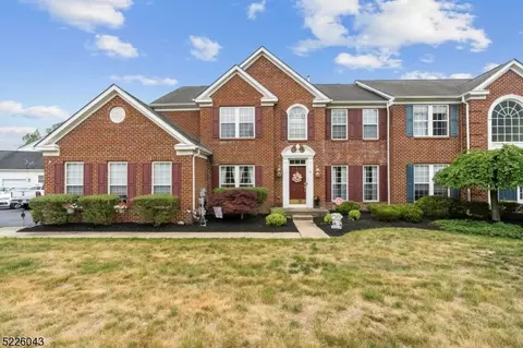 9 Primrose Ln, Sparta, NJ 07871
