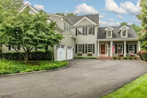 17 Maidstone Ct, Montgomery, NJ 08558