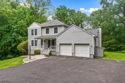 12 Alpine Dr, Knowlton Twp, NJ 07832
