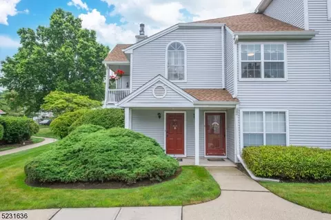12 Homestead Ln, Lincoln Park, NJ 07035