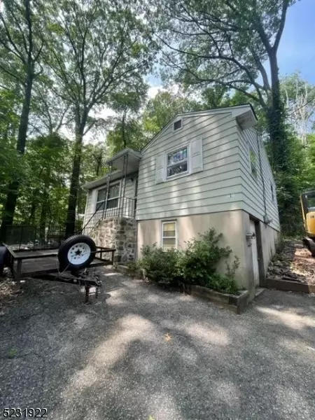 210 Pohatcong Rd, Vernon Twp, NJ 07422