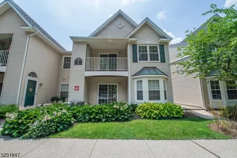 104 Cambridge Ct, Clifton, NJ 07014