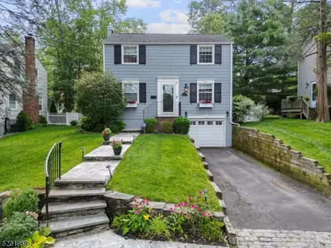 28 Roosevelt Ave, Chatham, NJ 07928