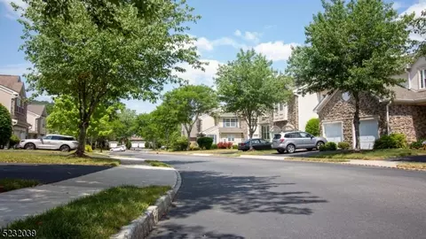 48 Ebersohl Cir, Whitehouse Station, NJ 08889