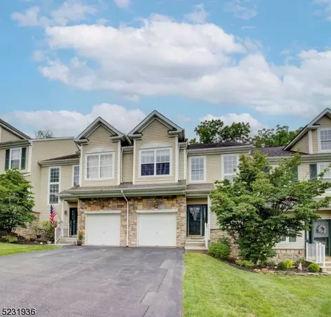 71 Pinehurst Dr, Washington, NJ 07882