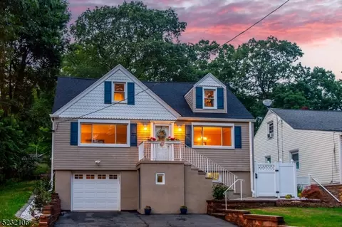 25 Hopatchung Rd, Hopatcong, NJ 07843
