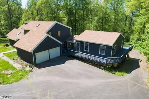 138 Mountain Rd, Ringoes, NJ 08551