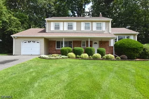 42 Fleetwood Dr, Rockaway, NJ 07866