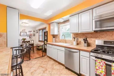 535 Hory St, Roselle, NJ 07203 photo 9