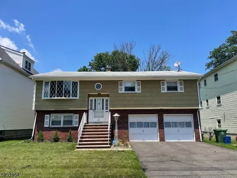 211 E 9th Ave, Roselle, NJ 07203