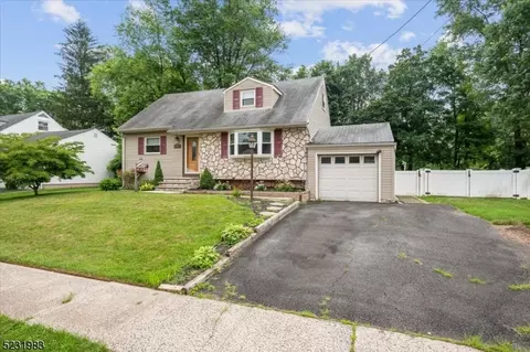 39 Fordham Rd, East Franklin, NJ 08873