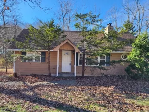 60 Breakneck Rd, Vernon Twp, NJ 07422