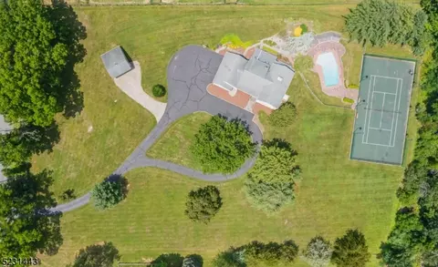 98 Deer Hill Rd, Lebanon, NJ 08833