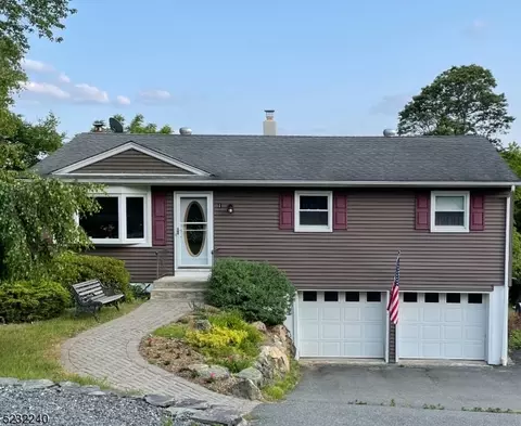 1 Mountain View Ter, Sparta, NJ 07871