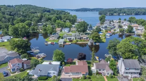 76 Brady Rd, Jefferson, NJ 07849