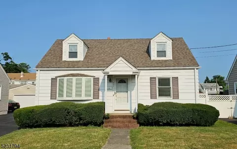 227 N 8th Ave, Manville, NJ 08835
