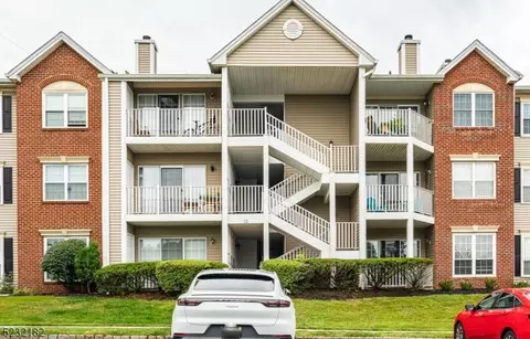 1316 Boxwood Dr, Branchburg, NJ 08876