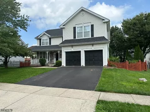 16 Haze Way, Phillipsburg, NJ 08865