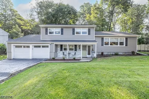 57 Westgate Dr, Sparta, NJ 07871