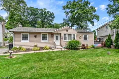 323 Brooklyn Mountain Rd, Hopatcong, NJ 07843