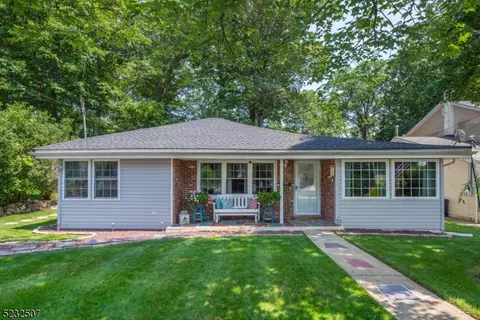 15 Algonquin Ave, Rockaway, NJ 07866