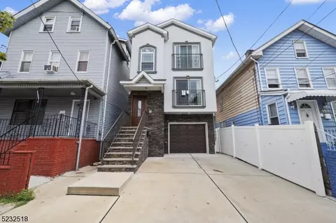 159 Court St #2, Elizabeth City, NJ 07206