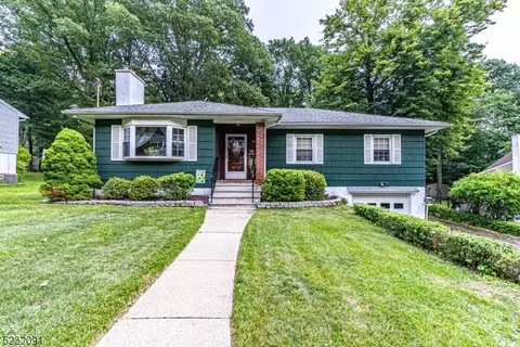 39 Stonybrook Rd, Rockaway, NJ 07866
